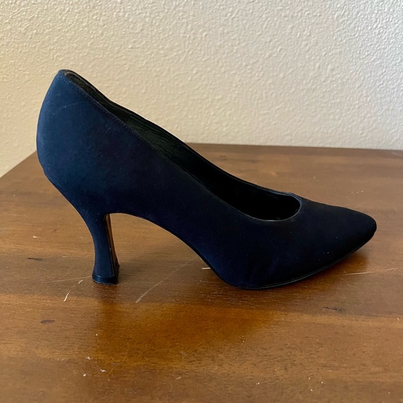 Stuart Weitzman black heels - Picture 5 of 8